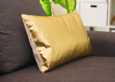One Hour Glamorous DIY Pillow 