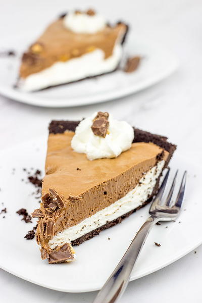 No Bake Chocolate Almond Pie