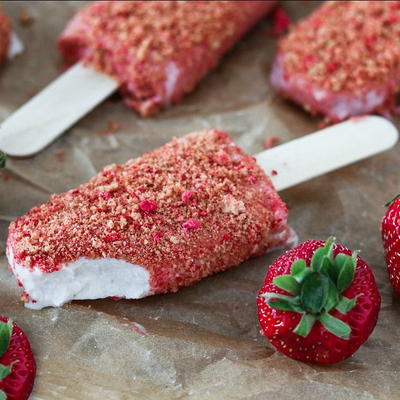 Strawberry Shortcake Ice Cream Bars | FaveHealthyRecipes.com