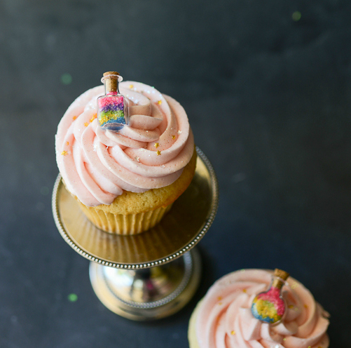 Hogwarts-Inspired-Potion-Cupcake-Toppers