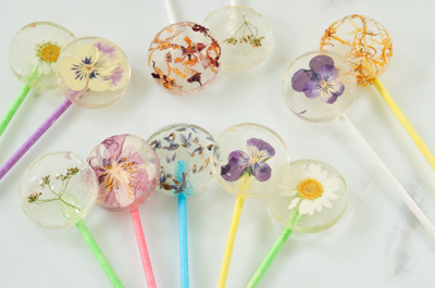Delicate Flower Lollipop Favors
