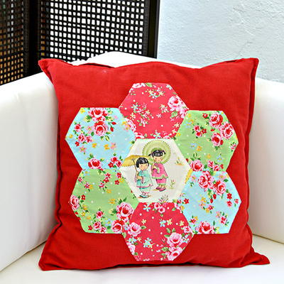 Gorgeous Chinoise Applique Hexagon Patchwork Pillow
