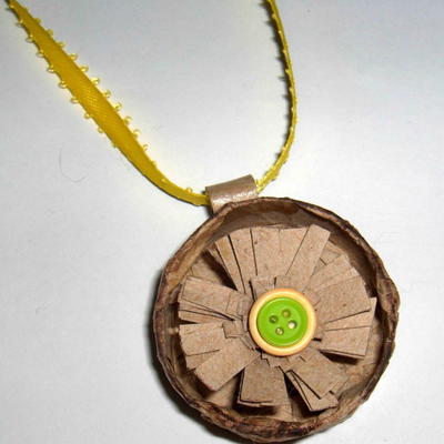 Easy Recycled Necklace