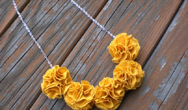 Pretty Pom Pom Necklace