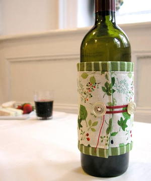 Wonderful DIY Wine Bottle Cozy