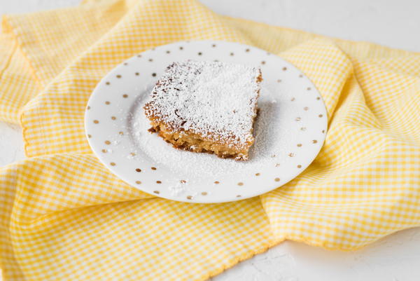 2-Ingredient Fat-Free Lemon Bars