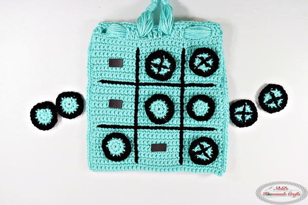 Tic Tac Toe Game Travel Bag with Magnets