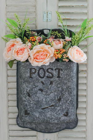 Amish Post Box Flower Craft Allfreeholidaycrafts Com Amish Post Box Flower Craft Allfreeholidaycrafts Com