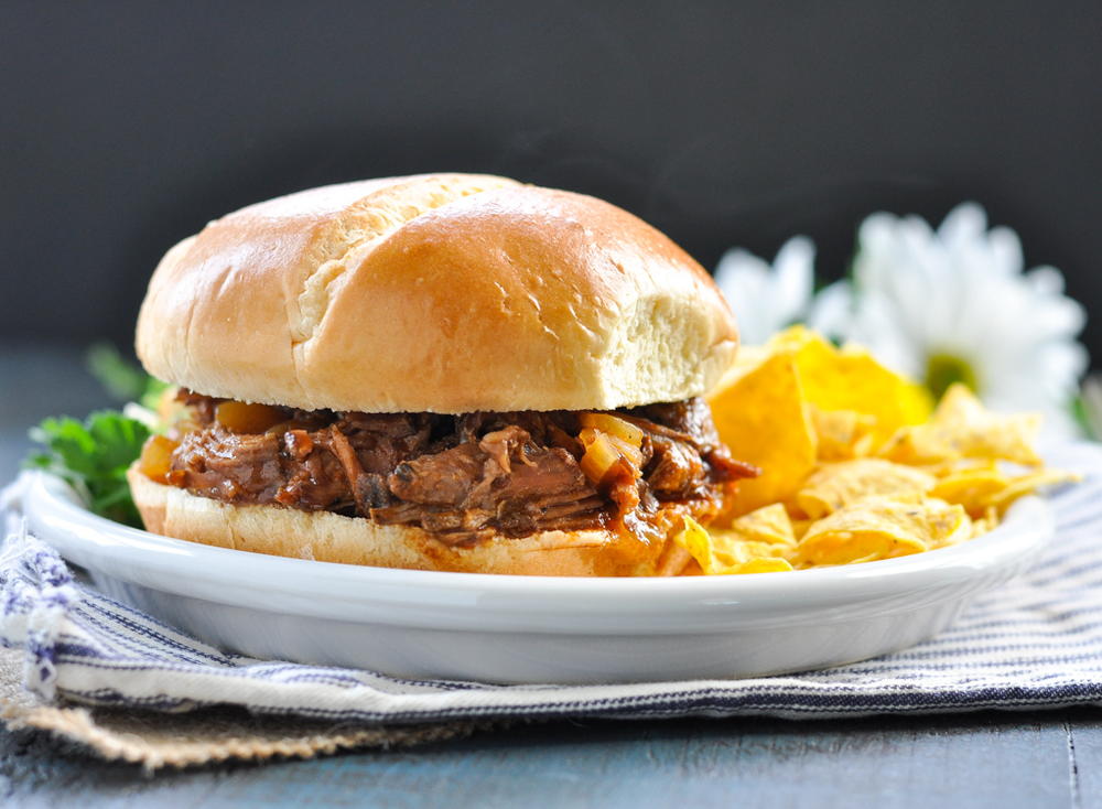 Slow Cooker Beef Barbecue Sandwiches | RecipeLion.com