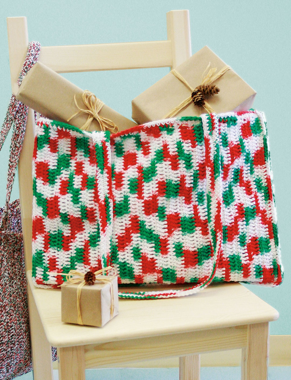 Christmas Crochet Tote Bag | AllFreeChristmasCrafts.com