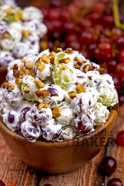 5-Minute Creamy Grape Salad
