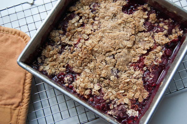 Easy Berry Crumble