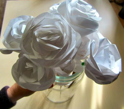 Lifelike DIY Paper Roses