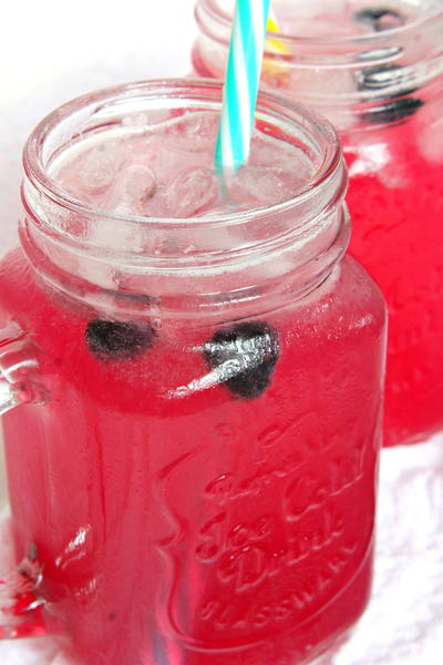 Sparkling Blueberry Lemonade