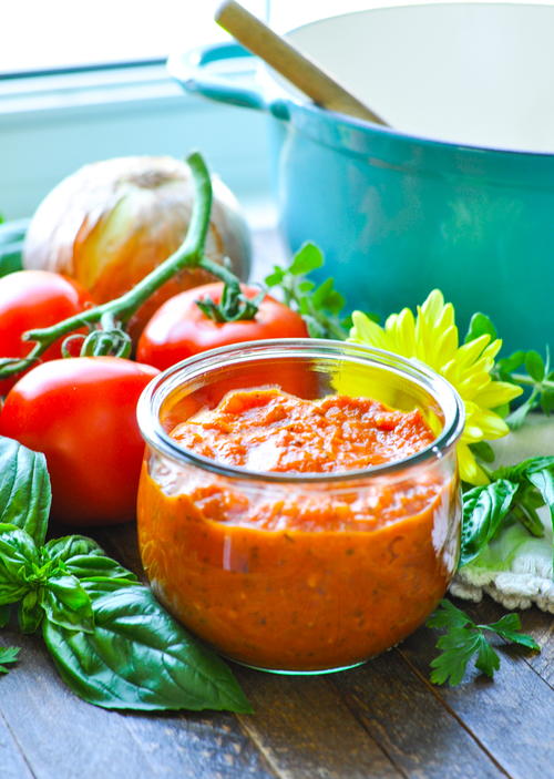 20-Minute Garlic and Herb Tomato Sauce