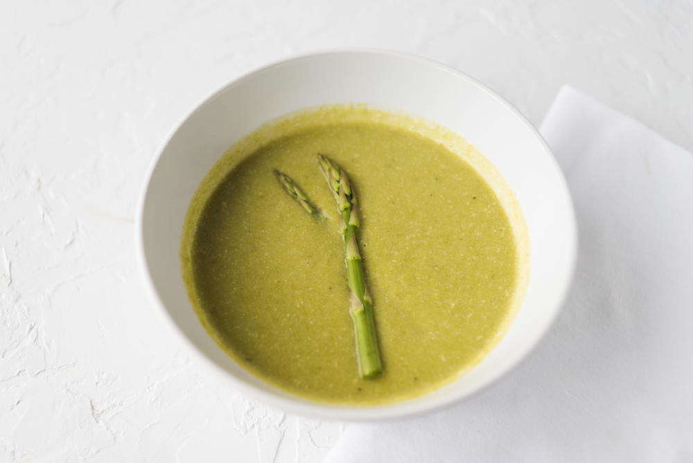 Creamy Asparagus Soup with Coconut Milk