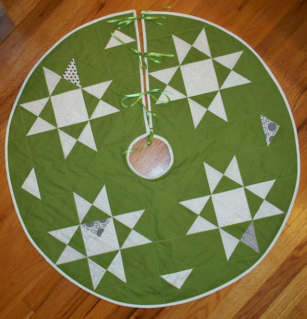 Christmas Tree Skirt Quilt Patterns Favequilts Com