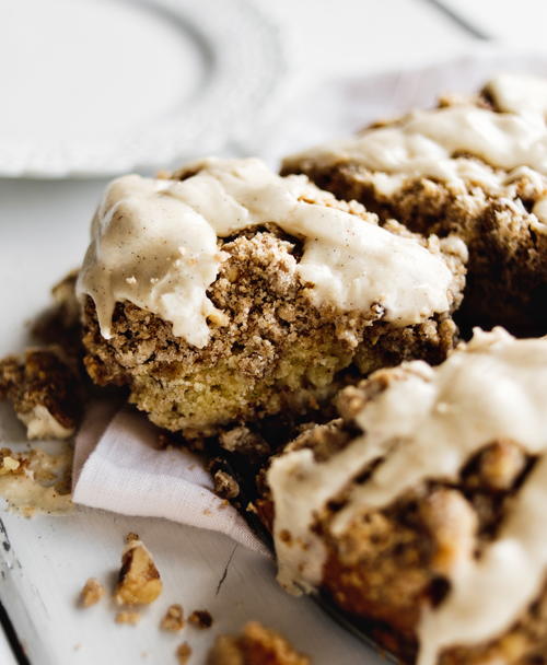 Cinnamon Apple Crumb Cake