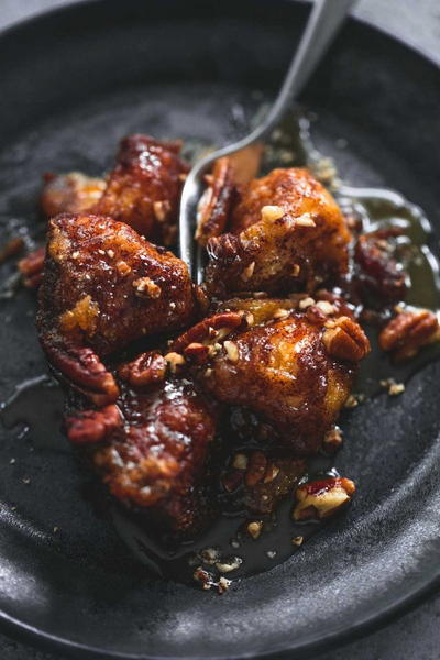 Slow Cooker Caramel Pecan Monkey Bread