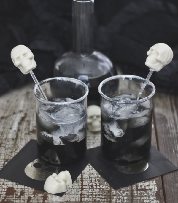Eerie-sistibly Simple Black and White Russian