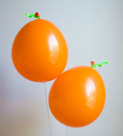 Easy Pumpkin Halloween Balloons