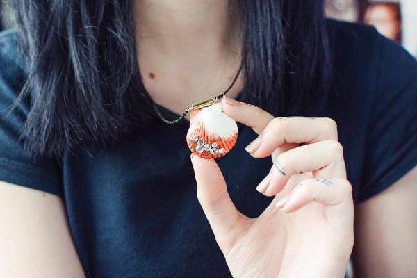 Shimmer Seashell Necklace Diy Favecrafts Com