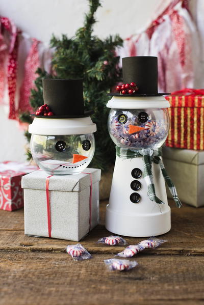 Holiday Snowman Candy Jar Decorating Idea