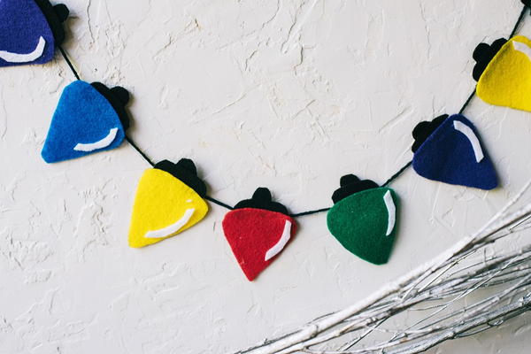 Adorable Felt Lights Christmas Craft