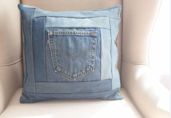 DIY Denim Traditional Log Cabin Block Pocket Pillow