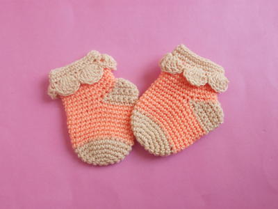 Crochet Baby Ruffle Socks