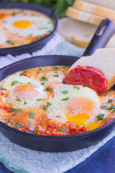 Marinara Baked Eggs