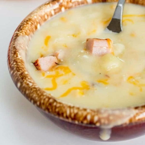 HAM CHOWDER WITH POTATO AND CORN