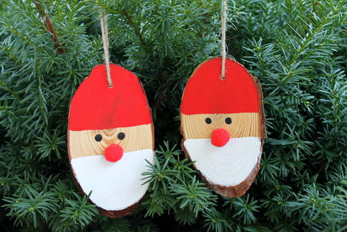 Easy Wood Slice Santa Ornaments