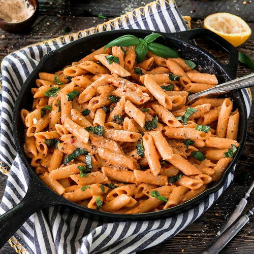 Creamy Roasted Red Pepper Pasta | FaveHealthyRecipes.com