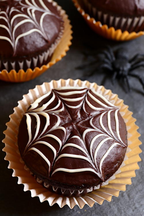 Chocolate Spiderweb Cupcakes