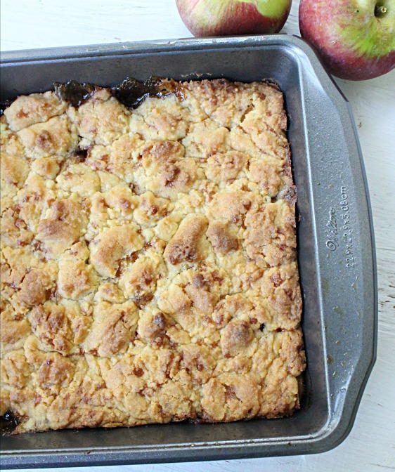 Cinnamon Apple Cobbler