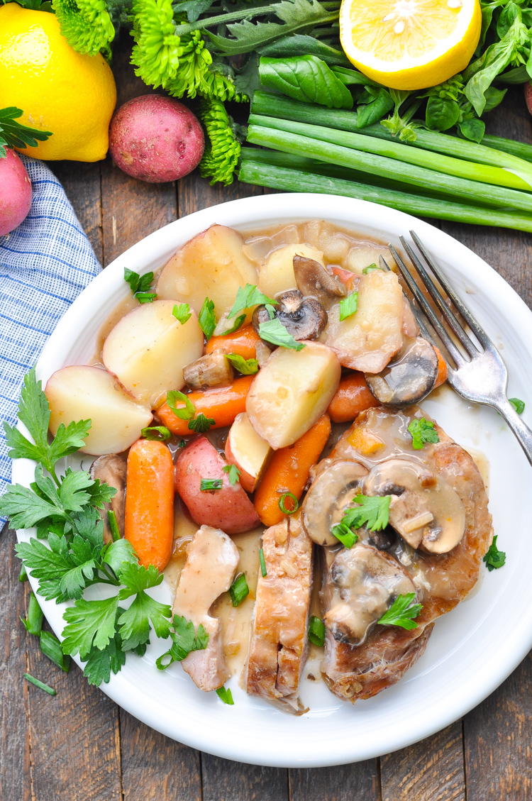 Easy Slow Cooker Pork Chops with Vegetables and Gravy | RecipeLion.com