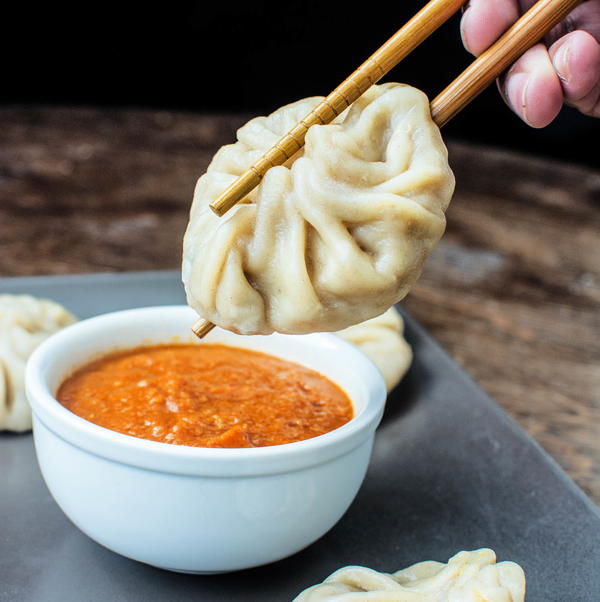 Steamed Veg Momos With Spicy Chili Chutney