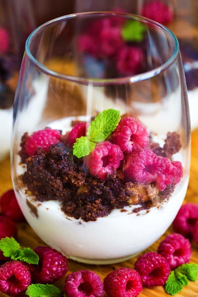 Raspberry and Chocolate Cookie Trifle
