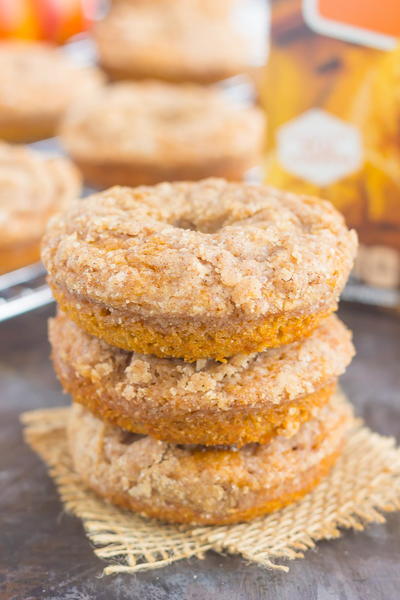 Baked Pumpkin Streusel Donuts