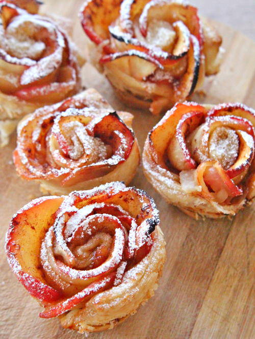 Apple roses in puff pastry