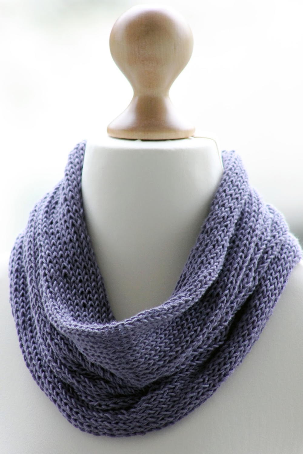 Pomp and Power Cowl | AllFreeKnitting.com