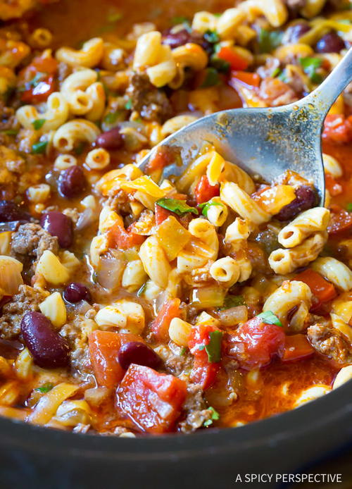 Slow Cooker Chili Mac and Cheese