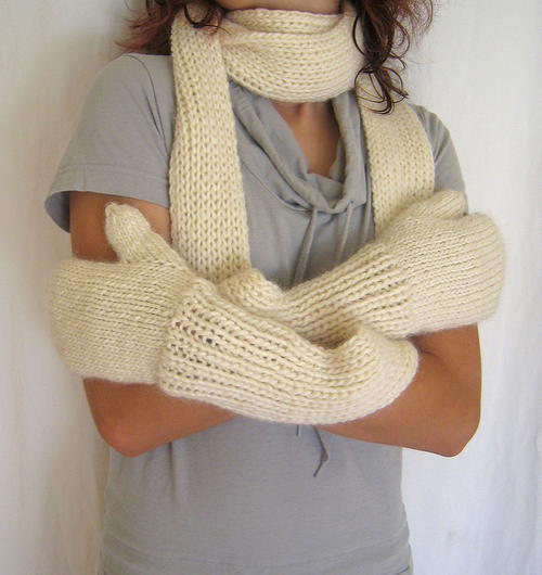 Magic Mitten Scarf