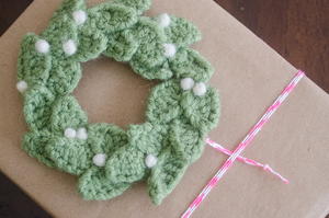Christmas Wreath Crochet Gift Topper