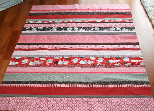 Simple Strawberry Strip Quilt Tutorial