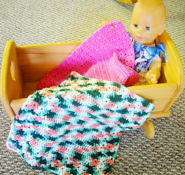 Aunt Norni's Shell Mini Afghan_1