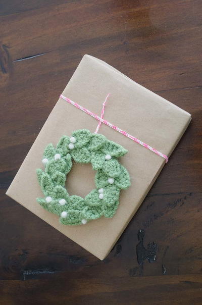 Christmas Wreath Crochet Gift Topper