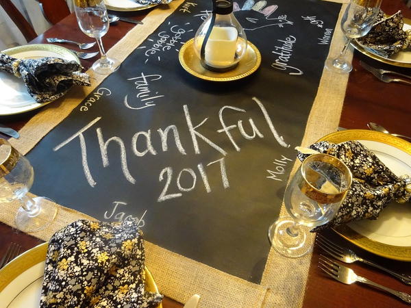 Wonderful Rustic Thanksgiving Table Runner