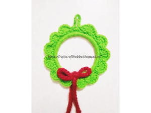 Easy Crochet Christmas Wreath Ornament